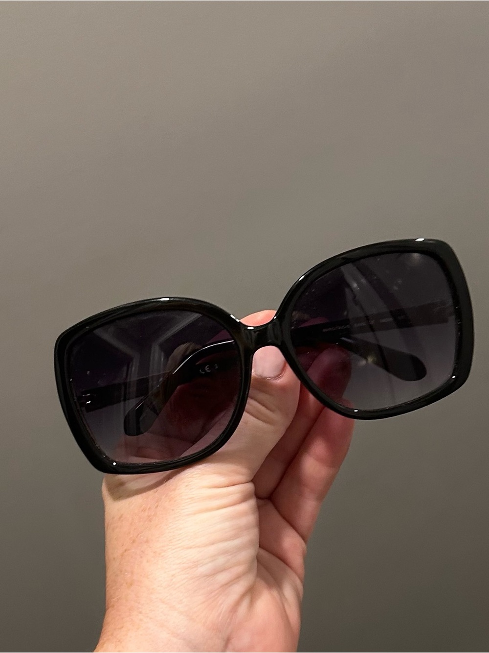 Classic Black Oversized Women's Sunglasses